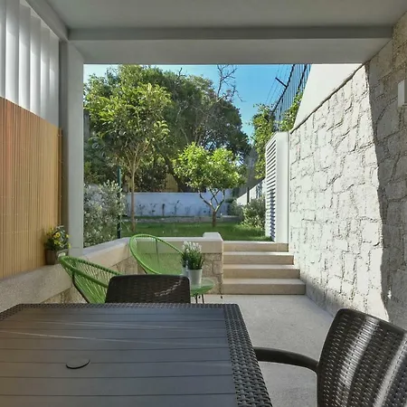 B Firmeza Terrace 公寓